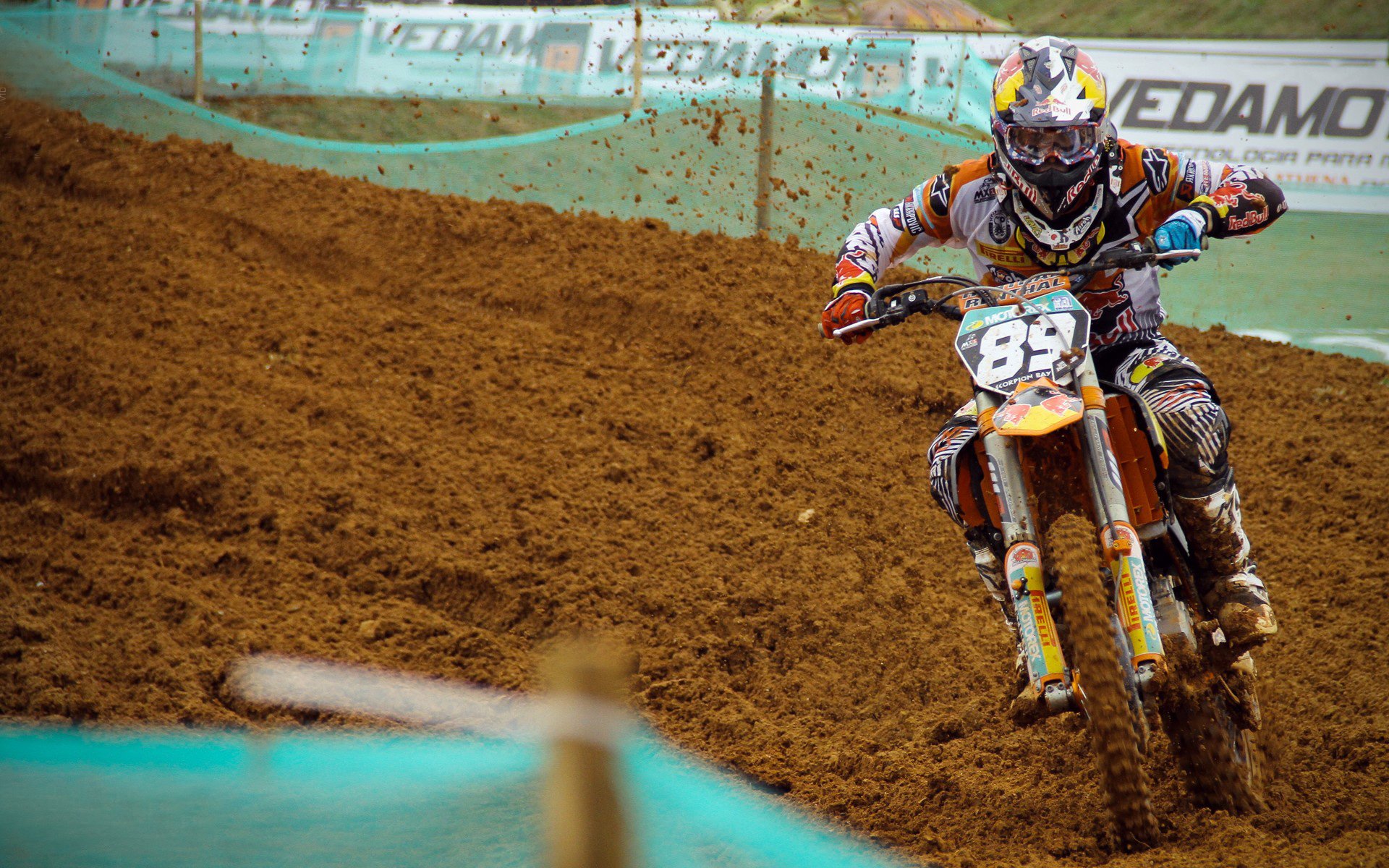 Kaiyun APP-英超劲旅再迎连胜，曼联4-2战胜布莱顿，库尼亚首球点燃战火！